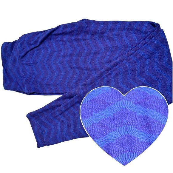 Like New LulaRoe OS Soft Leggings One Size Two Tone Blue Zig Zags 2-10 - Picture 4 of 7